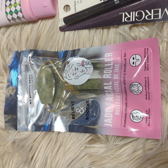 Makeup lot - Picture 2 of 7